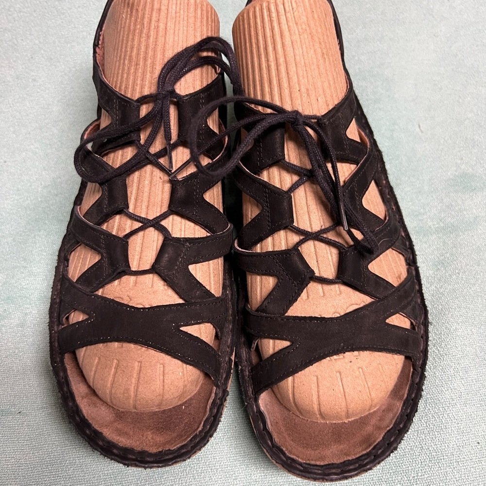 Naot Black Suede Nubuck Strappy Fisherman Comfort Sandals Wedge Heel Tie Upper.